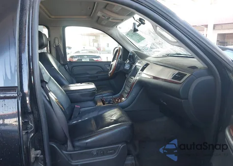 2009 Cadillac Escalade Esv Standard z USA, uszkodzony, nr VIN 1GYFC16289R244241